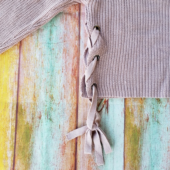 NWT Moon & Madison Blush Cropped Lace Up Sweater L - Picture 6 of 7